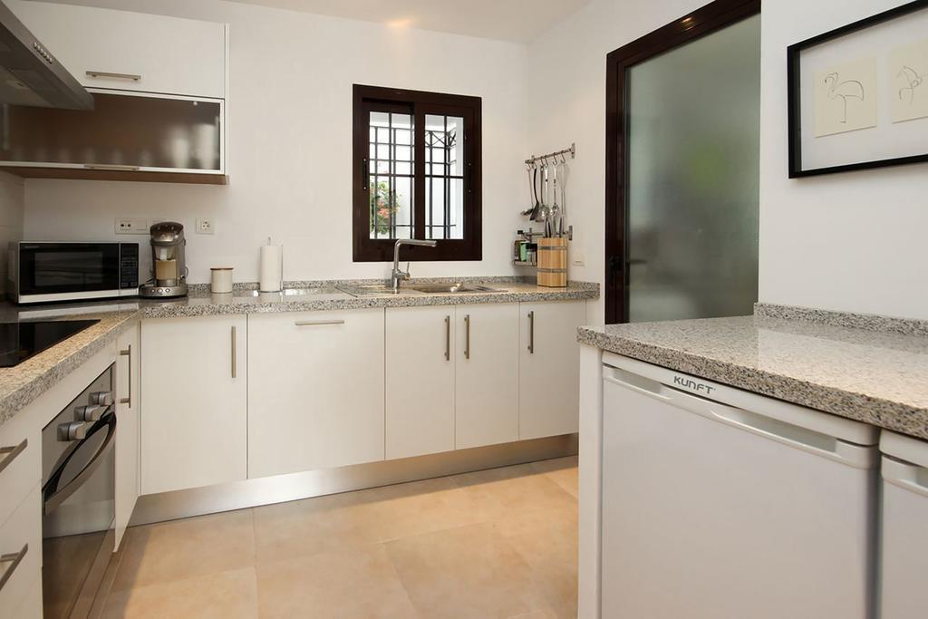 Apartment Two Bedroom With Sea View Marbella